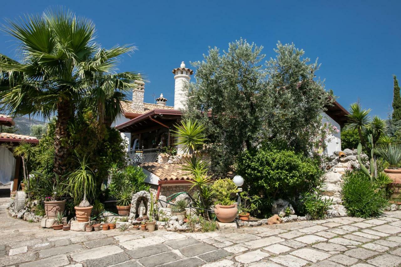 Il Casale Delle Principesse Mattinata Exterior foto